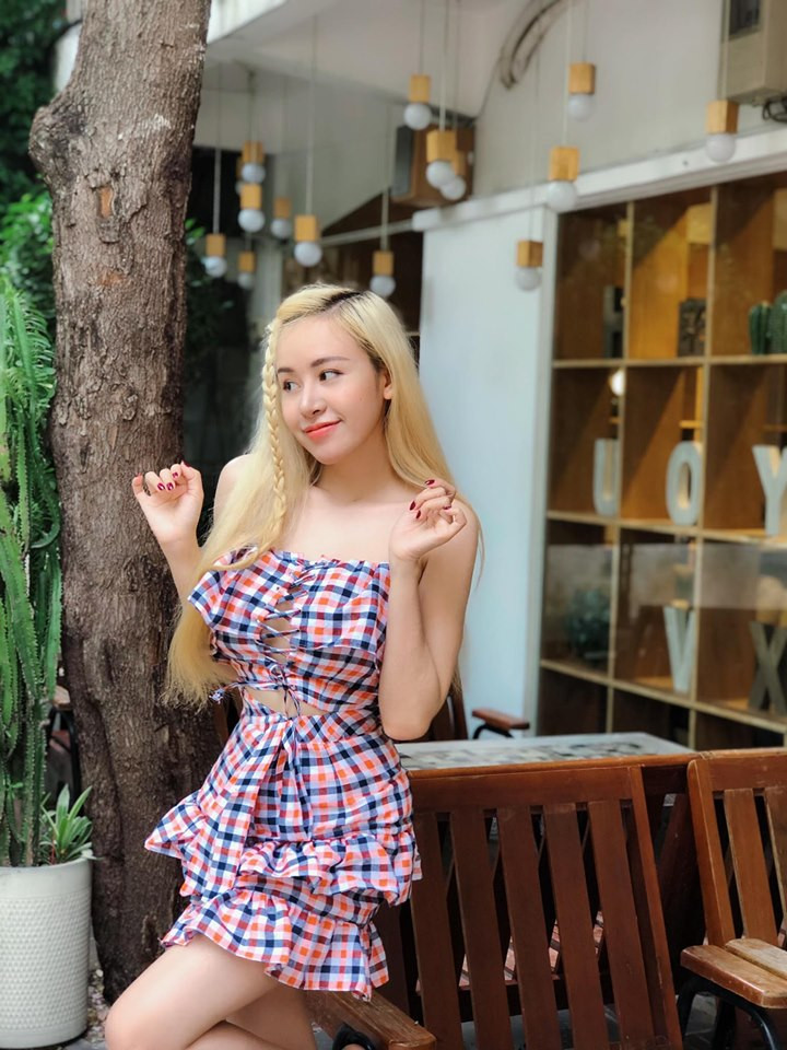 Sau khi mua qua, bán lại, hiện Bà Tưng đang tập trung xây nhà riêng và đặt cọc mua căn chung cư cao cấp ở trung tâm Sài Gòn.