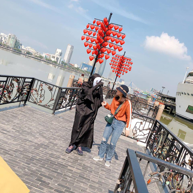 Mạnh Cường chia sẻ mình rất yêu thích bộ phim và nhân vật nổi tiếng này, đồng thời cũng có đam mê đi du lịch to lớn.