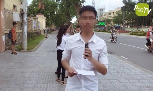 Người phỏng vấn trong clip. Ảnh: Điền Quang