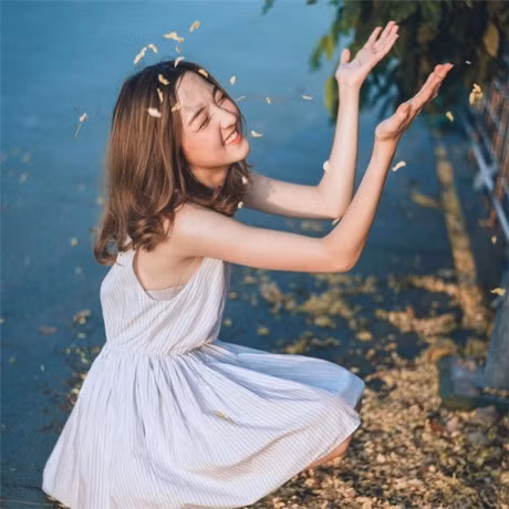 Lần đầu chạm mắt tới Jida, nhiều người đã nhầm tưởng rằng cô bạn SN 1999 này cô mới là nữ sinh cấp 2, cấp 3.