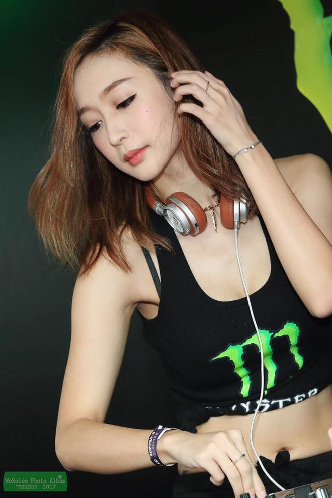 Thế nhưng có vẻ LokYii đang muốn tiến xa hơn khi bất ngờ tham gia show truyền hình "Người đẹp nấu ăn" (Cooking Beauties) của đài TVB.