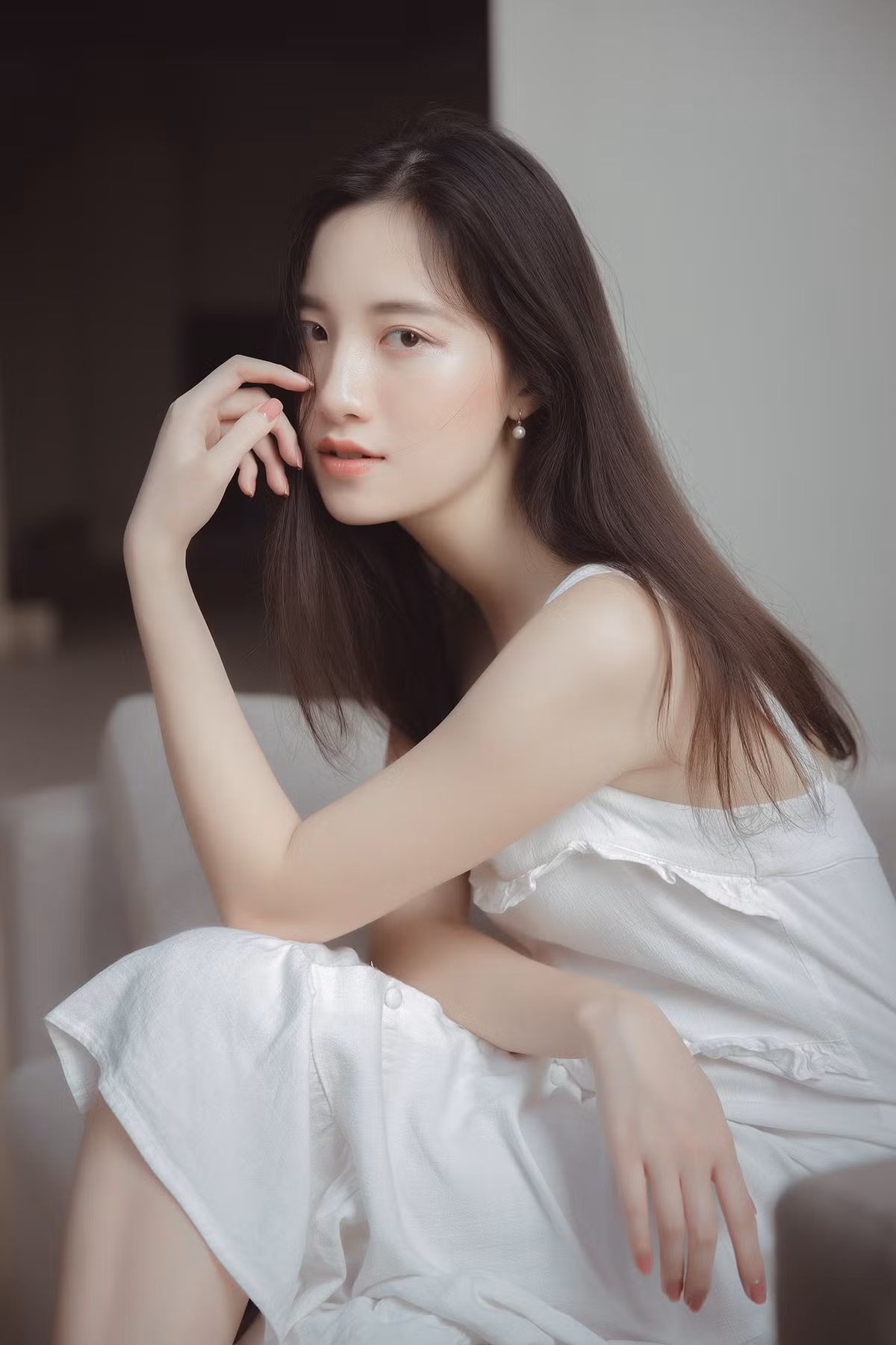 Được biết, năm nay Ngọc Anh là một trong những thí sinh của cuộc thi Miss DAV - Hoa khôi Ngoại giao. Đây là cuộc thi nhan sắc có tiếng và cũng từ đây không ít bóng hồng xinh đẹp của ngôi trường này được nhiều người biết tới và mến mộ.