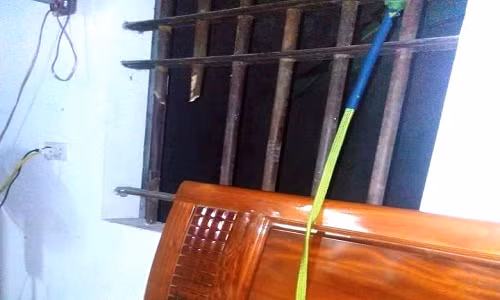 Dung hien truong gia de trom tien cua chong me co bac