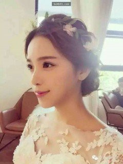 Co gai xinh dep tro nen di dang vi lam viec qua suc-Hinh-3