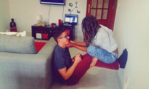 Tuy nhiên, dường như sự chênh lệch về ngoại hình chẳng quá quan trọng khi họ vẫn đang rất hạnh phúc cùng nhau khiến nhiều cư dân mạng vô cùng ghen tỵ.