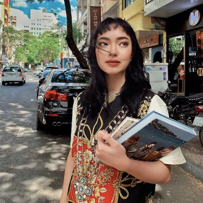 Là "em út" trong dàn hotgirl này nhưng xem ra Châu Bùi cũng không thua kém đàn chị chút nào với hơn 1,2 triệu người theo dõi.