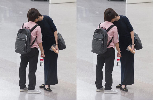 Thiều Bảo Trang có lần còn tự nhiên quàng chân quấn chặt Phương Uyên khi được ngồi đèo xe máy. Trong khi đó, nữ nhạc sĩ kiêm ca sĩ của nhóm Ba con mèo ngày trước còn làm nũng “người yêu tin đồn” khi ngả đầu vào người Thiều Bảo Trang đầy tình tứ ngay tại sân bay.