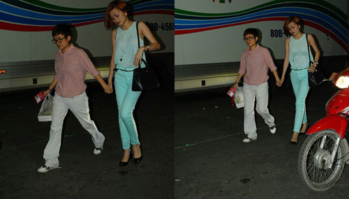 Phát biểu về mối quan hệ bị nghi ngờ này, Phương Uyên và Thiều Bảo Trang một mực phủ nhận. Nhạc sĩ Phương Uyên lên tiếng cho biết cả hai chỉ dành cho nhau tình cảm ngưỡng mộ hơn tình bạn. "“Trang yêu quý, ngưỡng mộ tôi. Đây có thể là một tình cảm mà mọi người nghĩ đi quá xa, thực ra không có gì hết. Tôi cũng thương các thí sinh khác. Hầu như, đội nào cũng tới nhà tôi, không phải ở mà đến học hát. Từng đứa một đến học theo lịch từ sáng tới tối, ăn cơm rồi về”, nữ nhạc sĩ chia sẻ.