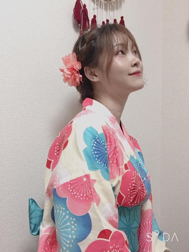 Chồng Nhật của Trúc cũng rất ngạc nhiên khi thấy thành phẩm của vợ. Thậm chí, anh chàng còn chụp hình và khoe với bạn.