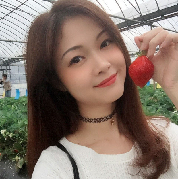 Tìm hiểu thêm về cô dâu Việt tự may váy cưới - Thanh Trúc, thực tế cô bạn đã cưới được 1 năm nhưng thời gian gần đây mới quyết định khoe thành quả tự may váy.