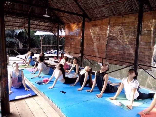 Ngoài phục vụ điểm lưu trú, vui chơi thì ẩm thực tại Cánh đồng hoa cũng cực kỳ ấn tượng với nhiều món ăn ngon, đậm chất đồng quê với nguyên liệu hoàn toàn từ vườn nhà.