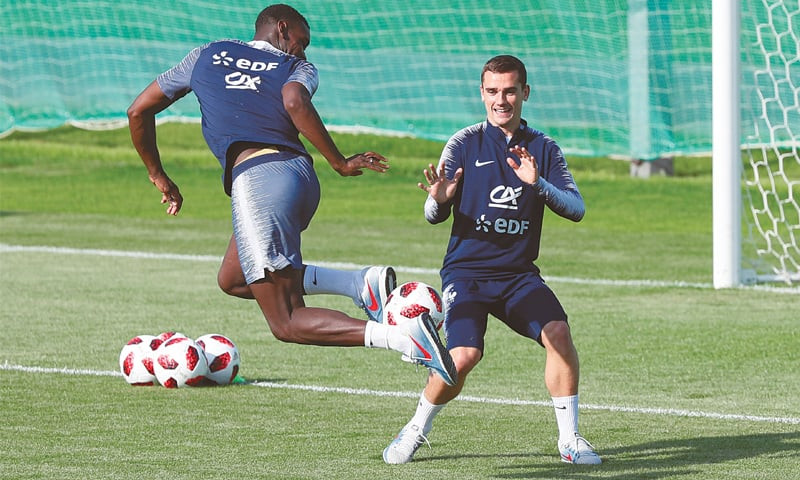 Chuyển nhượng bóng đá từ MARCA, sau khi có được Antoine Griezmann, Barca tiếp tục làm mới mình bằng bản hợp đồng trị giá 130 triệu bảng từ MU là Pogba.