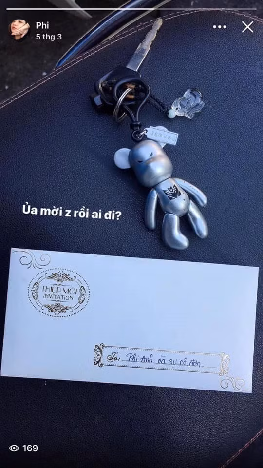 Màn troll bằng cách gửi thiệp cưới "Anh và sự cô đơn" của cô dâu chú rể như một cú đá xoáy sâu vào nỗi đau không có người nhận khi không có người yêu.