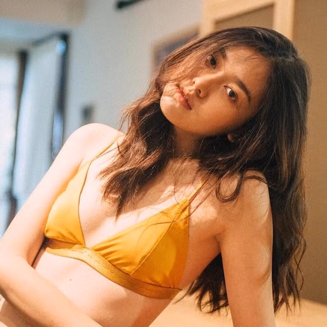 Ngắm những khoảnh khắc ngoài đời của Tường San nhiều người còn ví con cô nàng là "ngọc nữ" mới nổi trong làm người mẫu ảnh.