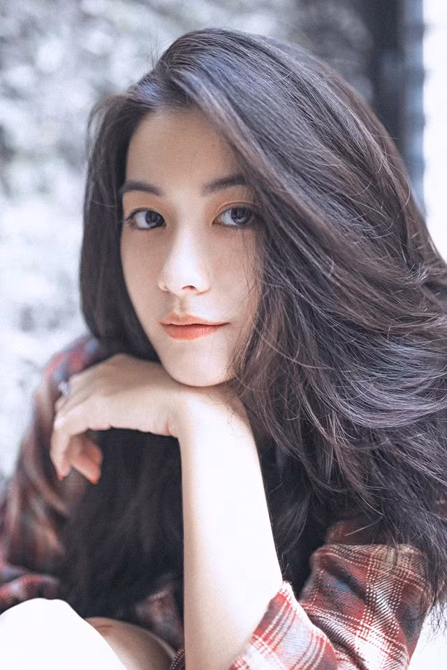 Cô nàng sinh viên ĐH Hoa Sen được nhắc tới có nickname là Vi Nguyễn (SN 1996) hiện đang theo học ngành Kế toán.