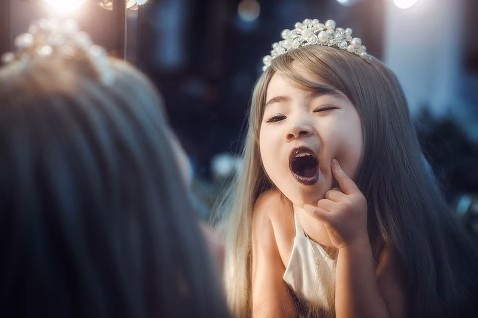 Bộ ảnh mới của cô bé 4 tuổi San San được đón nhận nhiệt tình từ cư dân mạng chỉ sau vài giờ đồng hồ chia sẻ trên mạng xã hội.