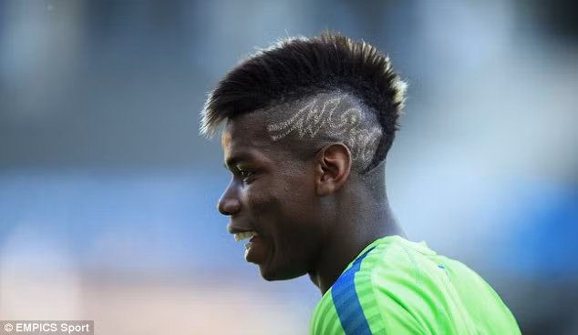 Pogba năm nay 23 tuổi. Mùa giải vừa qua anh tiếp tục là nhân tố vô cùng quan trọng giúp Juventus có được danh hiệu Scudetto thứ 5 liên tiếp.