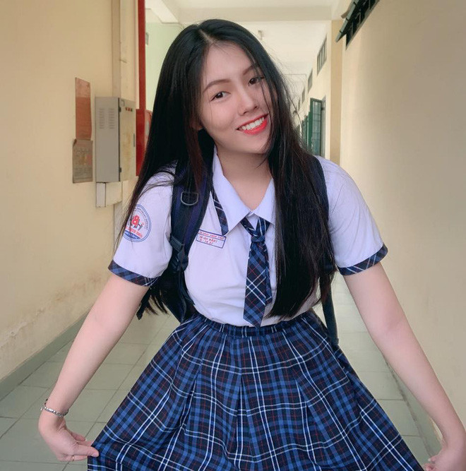 Thời gian qua, những cô gái với gương mặt thu hút hay vóc dáng chuẩn luôn là tâm điểm chú ý của CĐM. Mới đây nhất, cái tên mới nhất gây mê dân mạng đó là nữ sinh Sài thành có tên Hải Nhi với số đo 3 vòng cực đẹp.