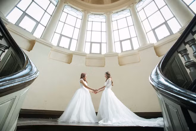 Tuy vậy, sau nhiều lần cả Thúy Tiên lẫn Thanh Trúc ngồi lại tâm sự nghiêm túc với gia đình, chia sẻ về tâm tư, tình cảm của mình thì hiện tại, hai bên gia đình đã thuận theo quyết định của đôi uyên ương.