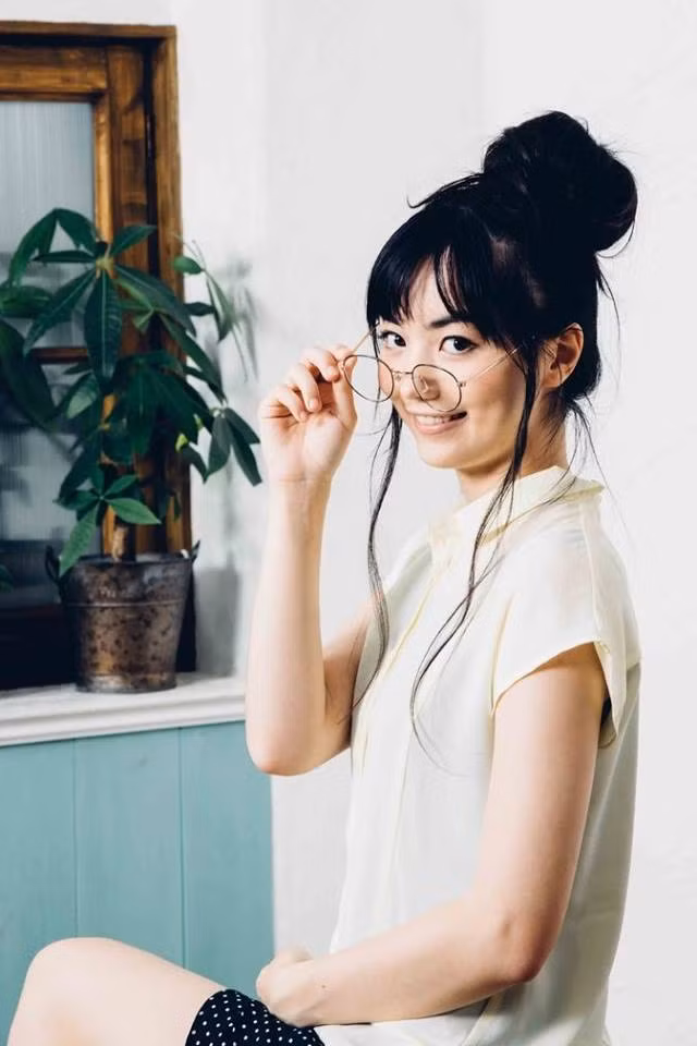 Không chỉ được chú ý tới bằng vẻ đẹp chẳng thua kém thần tiên, Hắc Gia Gia còn được người yêu cờ vây trên thế giới biết đến bằng kỳ tài đánh cờ.