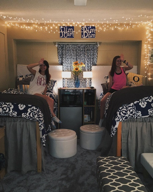 Tất nhiên, Lindy Goodson và Abby Bozeman không phải là những nữ sinh duy nhất sở hữu căn phòng ký túc xá trong mơ. Sau khi bài đăng về căn phòng ký túc xá đẹp như mơ của Lindy Goodson và Abby Bozeman được một số tờ báo uy tín đăng tải, nhiều cô gái trẻ cũng lập tức khoe ảnh phòng ký túc xá sang chảnh của họ khiến dân tình không ngừng ao ước.