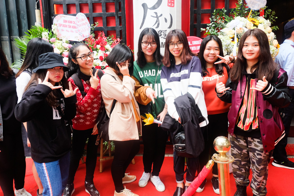 Còn tại Hàn Quốc, chỉ riêng tại thành phố Seoul, Seungri đã có 5 cửa hàng, 2 tại Nhật Bản, 1 tại Trung Quốc và mới nhất là tại Việt Nam. Thêm nữa, Aori Ramen được bình chọn là một trong 7 nhà hàng tuyệt vời tại Hàn Quốc dành cho bữa tối.