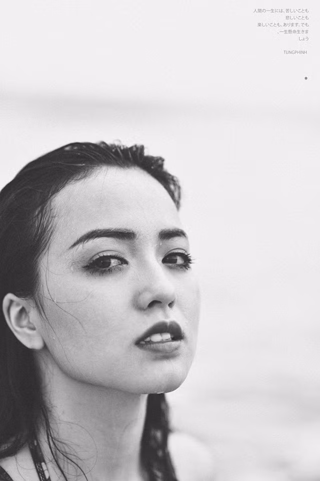 Nhờ gương mặt xinh xắn, cùng với thân hình hoàn hảo, nữ sinh Thái Nguyên trở thành người mẫu ảnh được các cửa hàng thời trang "chọn mặt gửi vàng".