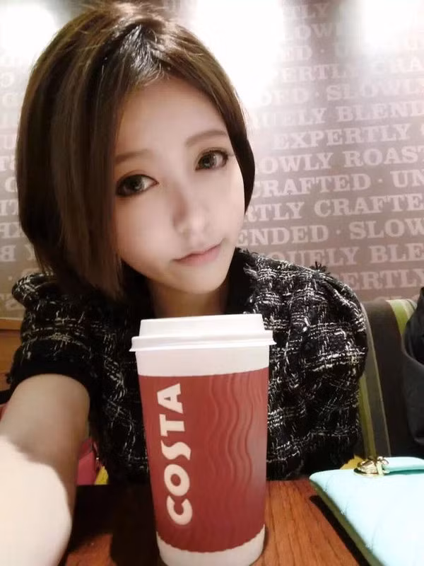 Hiện tại, game online yêu thích nhất của Diệp Vi vẫn là Liên Minh Anh Hùng (được biết tới với tên Liên Minh Huyền Thoại ở Việt Nam).