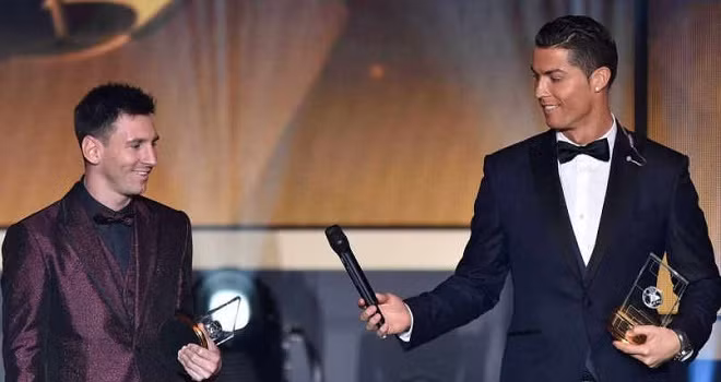 Messi, Neymar, Cris Ronaldo lot vao top 3 Qua bong vang 2015-Hinh-2