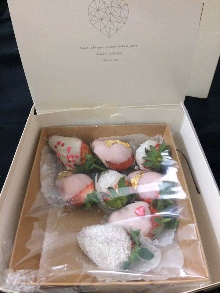 Nhưng trang trí cẩu thả, sắp xếp lộn xộn thế này thì kệ khách thôi.