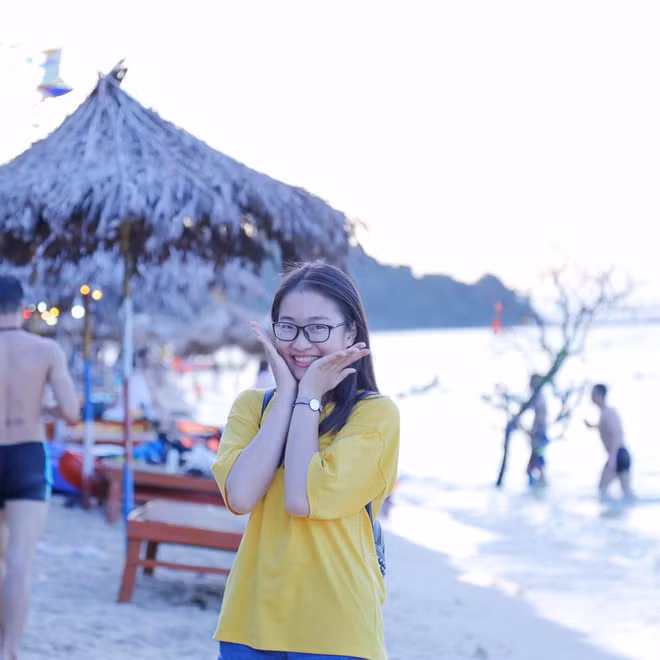 Trở lại với vòng thi tháng chương trình "Đường lên đỉnh Olympia" vừa qua, Cô bạn có nụ cười duyên dáng đến từ Hà Tĩnh hoàn thành phần thi khởi động với số điểm 60/120. Trải qua những phần thi khởi động, vượt chướng ngại vật, tăng tốc, Hà Phương luôn tỏ ra là người bình tĩnh, làm chủ kiến thức và sở hữu số điểm không hề kém cạnh chàng trai nào trong đoàn leo núi.