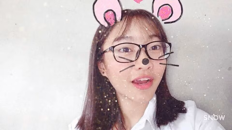 Sau khi xuất sắc giành vòng nguyệt quế ở cuộc thi tháng chương trình "Đường lên đỉnh Olympia", Hà Phương được rất nhiều người chú ý tới bởi không chỉ học giỏi mà còn xinh đẹp.