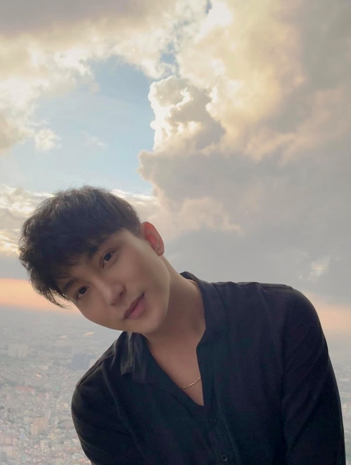 B Trần thích thú khoe đã giảm được cân nặng, góp phần mở đầu tin hot girl - hot boy Việt hôm nay.