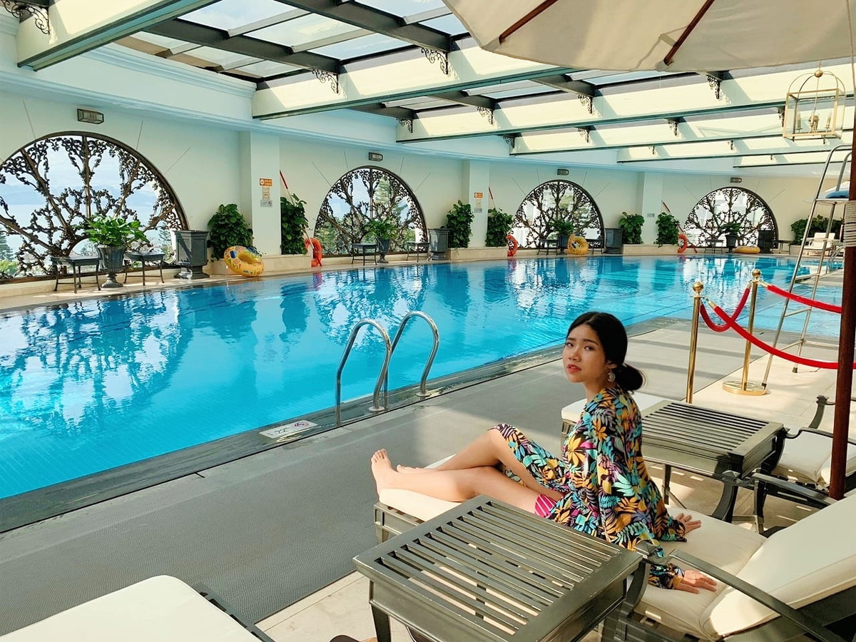 Chia sẻ về bản thân mình, Anh Thi: "Mình không tự nhận rằng bản thân mình đã trở nên đẹp hơn hay gì đó, nhưng là con gái thì mình luôn có niềm tin và ước mơ của mình. Không cần phải đẹp như mấy cô hotgirl, chỉ cần dễ nhìn giúp mình tự tin hơn trước mỗi khi gặp bàn bè và mọi người xung quanh là mình đã vui hơn rồi. Hồi ấy mình hay bị các bạn body sharming nên mình luôn tự ti, giờ thì mọi chuyện ổn hơn rất nhiều".