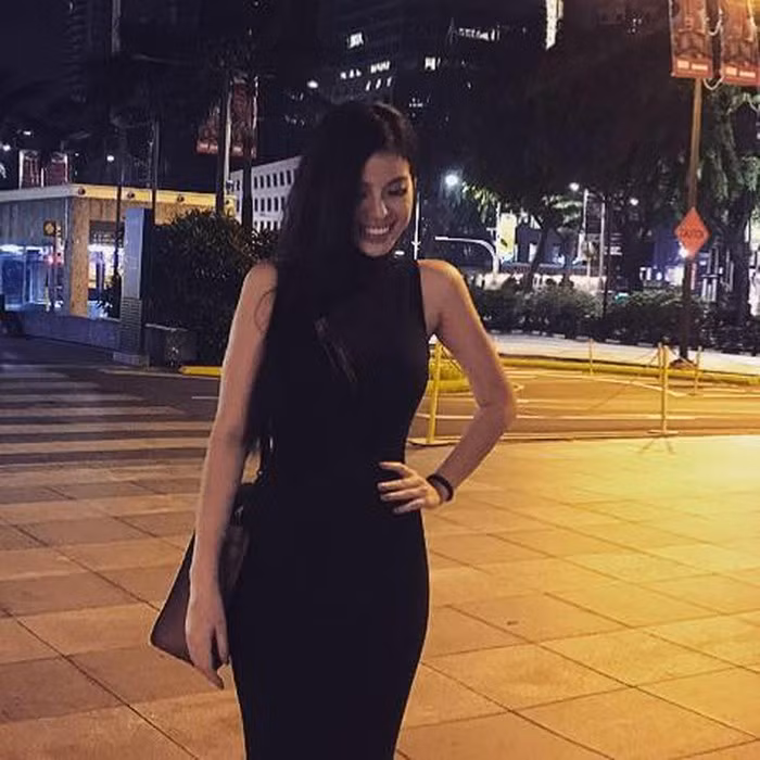 Với vẻ đẹp gợi cảm của mình, H July vẫn thu hút đông đảo sự quan tâm từ cư dân mạng.