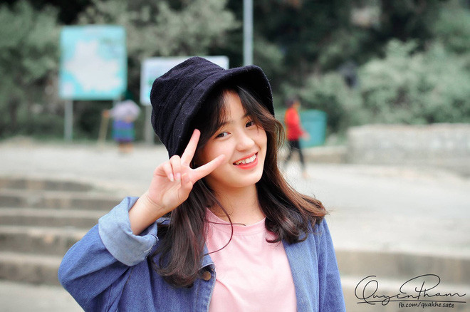 Được biết, 10X này tên là Vàng Thị Sinh, sinh năm 2003, người dân tộc H'Mông. Trước đây, Sinh mang họ Vương nhưng mới chuyển sang họ Vàng.