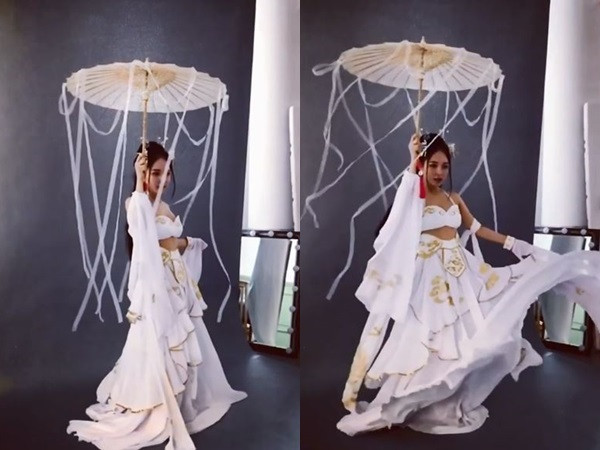 Dù có chuyện gì đã xảy ra nhưng cái tên hot girl World Cup Trâm Anh vẫn trở thành từ được nhiều dân mạng tìm kiếm thời gian qua. Sau khi gây ấn tượng với hình ảnh quyến rũ có phần trễ nải của mình, cô bạn 9X này đã quay ngoắt 180 độ để nhập vào xu thế cổ trang ăn theo các phim truyền hình "gây bão" của Trung Quốc thời gian gần đây.