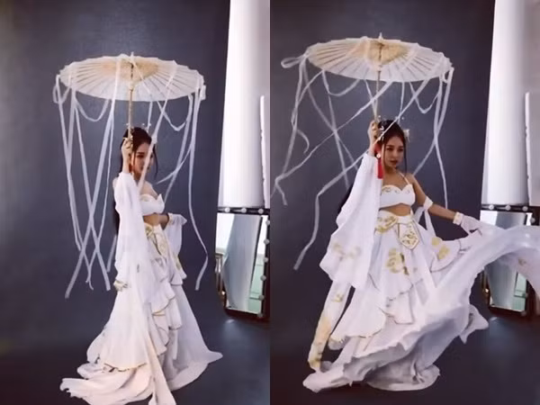 Dù có chuyện gì đã xảy ra nhưng cái tên hot girl World Cup Trâm Anh vẫn trở thành từ được nhiều dân mạng tìm kiếm thời gian qua. Sau khi gây ấn tượng với hình ảnh quyến rũ có phần trễ nải của mình, cô bạn 9X này đã quay ngoắt 180 độ để nhập vào xu thế cổ trang ăn theo các phim truyền hình "gây bão" của Trung Quốc thời gian gần đây.