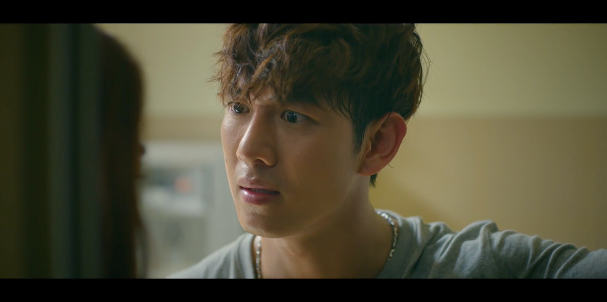 Còn với Song Luân, cùng với "Hậu duệ mặt trời" vừa lên sóng, lần ra mắt này của chàng ca sĩ điển trai như một cú đột phá trong lĩnh vực phim ảnh.