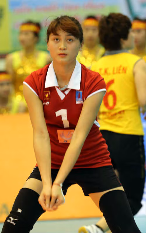 Trần Thị Thảo sinh năm 1991 hiện tại đang là chủ công của CLB Thông tin Liên Việt Bank.