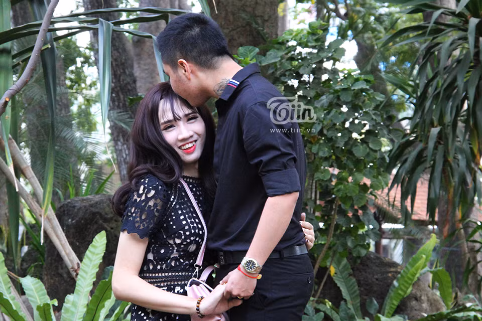 Dù vậy, cặp đôi này vẫn khiến nhiều người ngưỡng mộ bởi tình yêu đẹp họ dành cho nhau.