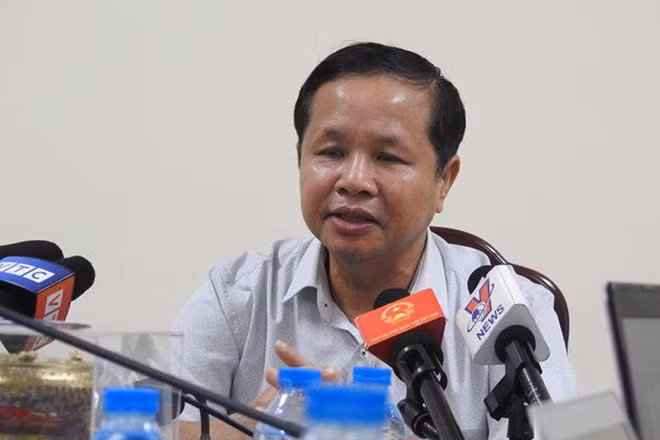 Giam doc So GD-DT Hoa Binh bi cach chuc