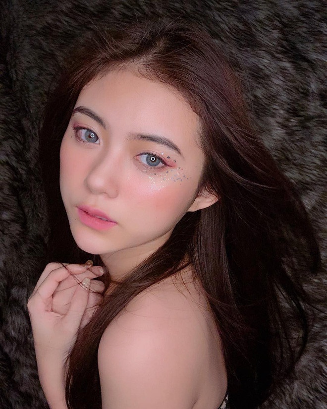 Trước đây, Ngọc Nhi từng quen một anh chàng khá ăn chơi nên cả hai thường cãi vã rồi lặp đi lặp lại quá trình yêu - chia tay - quay lại. Sau nhiều mệt mỏi thì cuối cùng, hot girl Instagram Việt này cũng chấm dứt được mối quan hệ này.