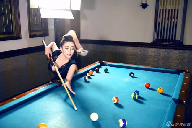 Với nhiều năm kinh nghiệm trong môn nghệ thuật uốn dẻo, Tôn Phi khiến người xem ngây ngất khi chiêm ngưỡng những động tác của cô. Việc tập luyện chăm chỉ mỗi ngày giúp cơ thể người đẹp luôn dẻo dai và khỏe mạnh. Tôn Phi hiện vẫn đang dành thời gian đi biểu diễn khắp các thành phố trong và ngoài nước.