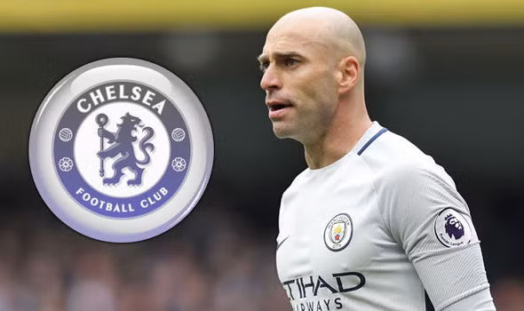 Chelsea gây bất ngờ với Willy Caballero: Theo tờ Independent, Chelsea đang tiến rất gần đến việc chiêu mộ thủ môn vừa bị Man City chấm dứt hợp đồng là Willy Caballero. Thủ môn người Argentina này được HLV Conte nhắm đến để bắt dự bị cho Thibaut Courtois. Ảnh: Independent