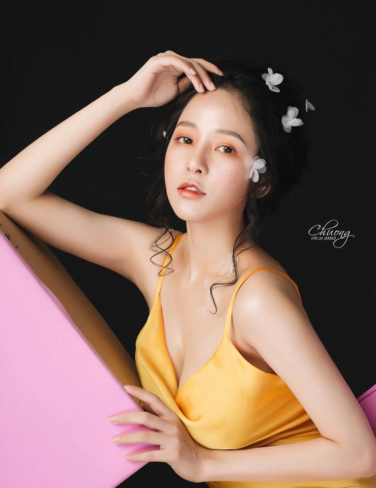 Đa phần mọi người đều có những lời lẽ không tốt về cô hot girl này và cho rằng cô sống không thật với bạn bè và đồng nghiệp.