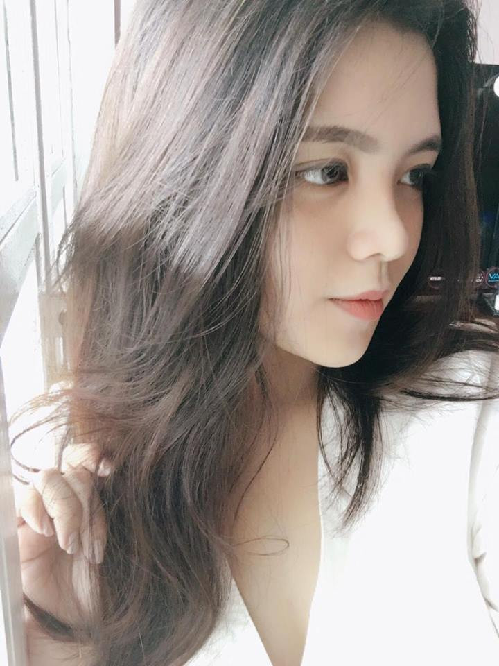 Tuy nhiên, Hoàng Anh không nhận lời để tập trung vào việc học trước khi nghĩ tới việc bước chân vào nghệ thuật.