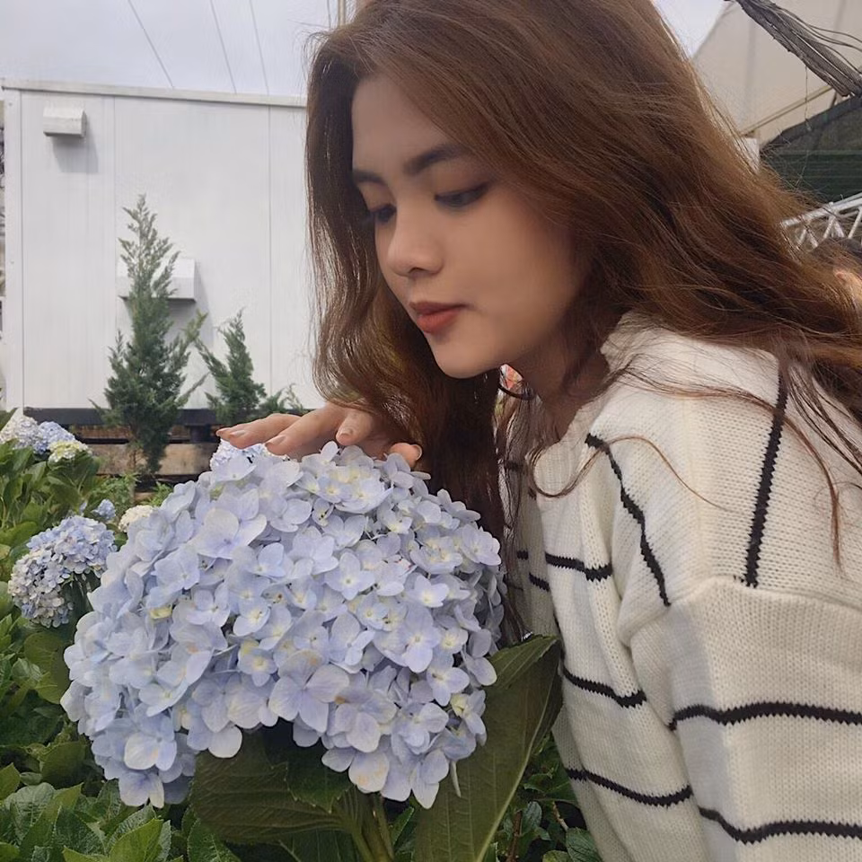 Được biết, cô bạn trong ảnh có tên là Nguyễn Ngọc Hoàng Anh, hiện đang là học sinh lớp 11 trường THPT Hàn Thuyên, TP. HCM.