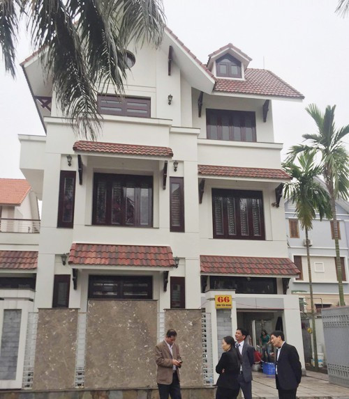 Biet thu san vuon nam trong khu nha giau cua nang A hau Ngo Tra My-Hinh-2