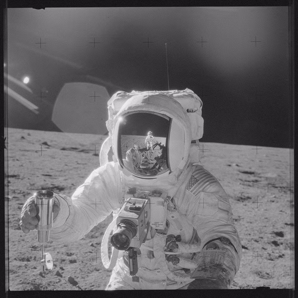 Apollo 17 đã phá vỡ nhiều kỷ lục trước đó như có thời gian dài nhất trong quỹ đạo Mặt Trăng, có mẫu vật lớn nhất mang về Trái Đất... (Nguồn: Sputniknews).
